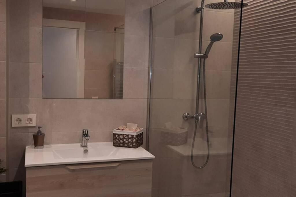 Apartamentos Milan 2 Oviedo Dış mekan fotoğraf